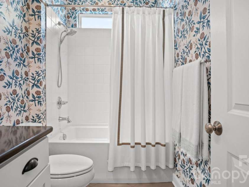 420 Granite Lake Court, Denver, NC 28037.  MLS# CAR4412537, YatesRealty ID 45574. 