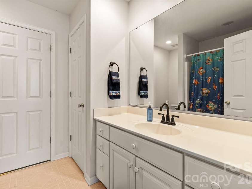 901 Clover Park Drive, Clover, SC 29710.  MLS# CAR4416054, YatesRealty ID 45575. BR En-Suite