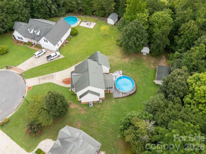 901 Clover Park Drive, Clover, SC 29710.  MLS# CAR4416054, YatesRealty ID 45575. Cul-de-sac Aerial