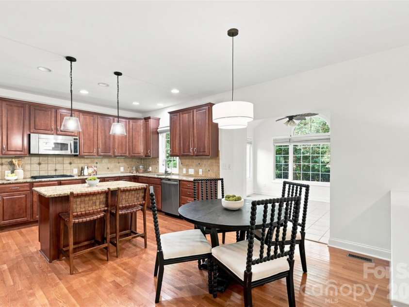 3013 Groves Edge Lane, Waxhaw, NC 28173.  MLS# CAR4403547, YatesRealty ID 45576. 