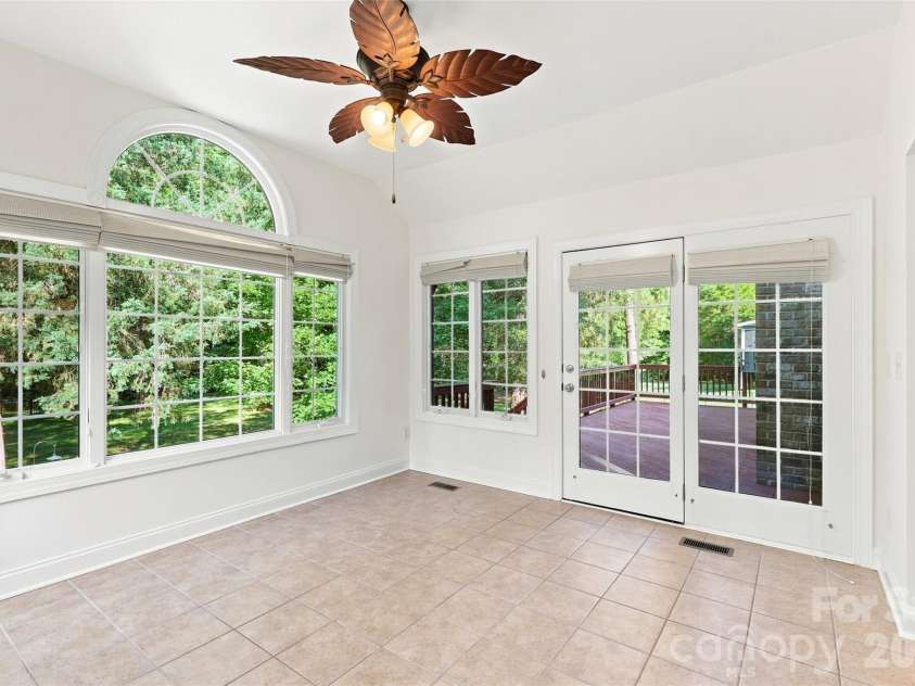 3013 Groves Edge Lane, Waxhaw, NC 28173.  MLS# CAR4403547, YatesRealty ID 45576. 