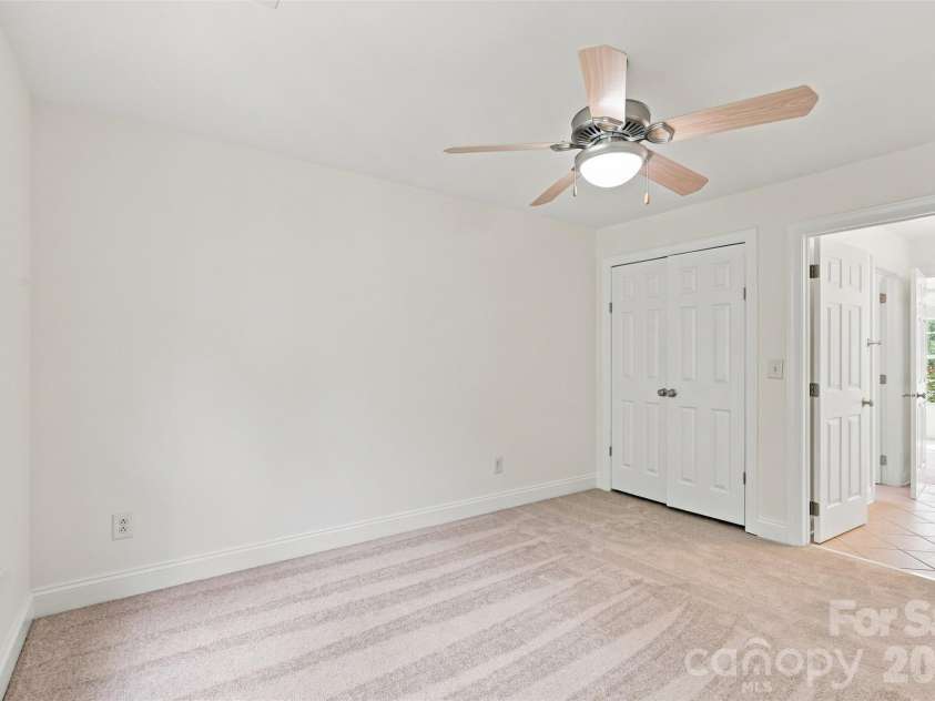 3013 Groves Edge Lane, Waxhaw, NC 28173.  MLS# CAR4403547, YatesRealty ID 45576. 