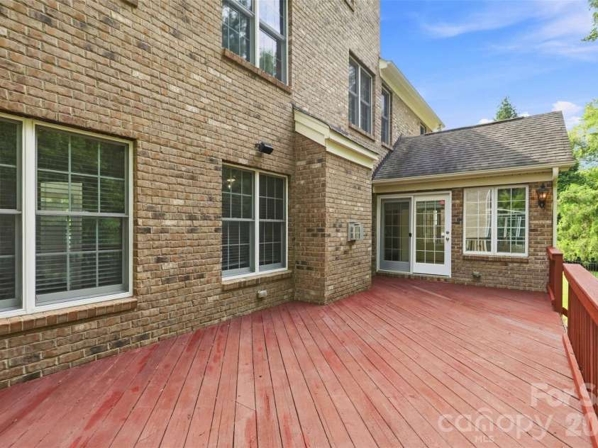 3013 Groves Edge Lane, Waxhaw, NC 28173.  MLS# CAR4403547, YatesRealty ID 45576. 