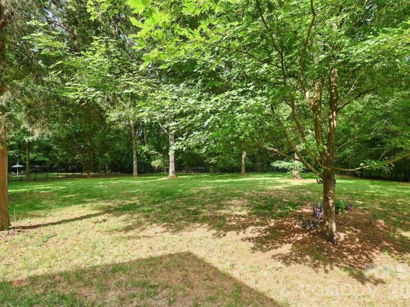 3013 Groves Edge Lane, Waxhaw, NC 28173.  MLS# CAR4403547, YatesRealty ID 45576. 