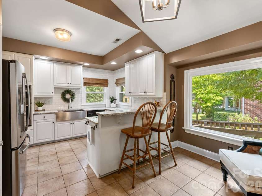 412 Shadydale Court, Fort Mill, SC 29708.  MLS# CAR4414799, YatesRealty ID 45579. Open kitchen