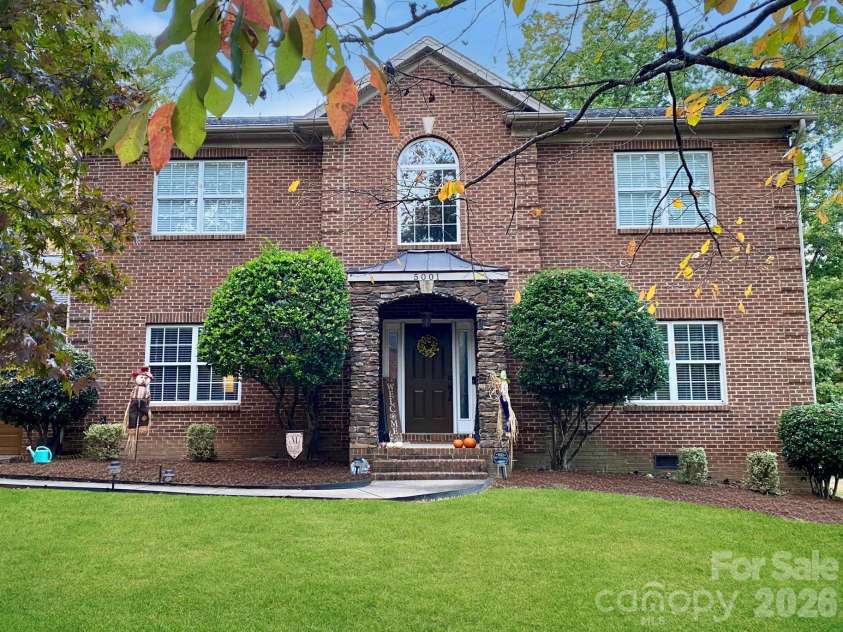 5001 Ardenwoods Drive, Charlotte, NC 28215.  MLS# CAR4315920, YatesRealty ID 4558. Welcome Home - Yard is Virtually Enhanced 