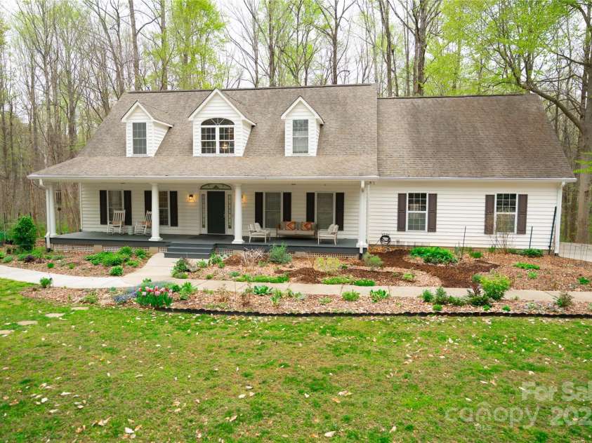 9820 Janeiro Drive, Huntersville, NC 28078.  MLS# CAR4241283, YatesRealty ID 4558. 