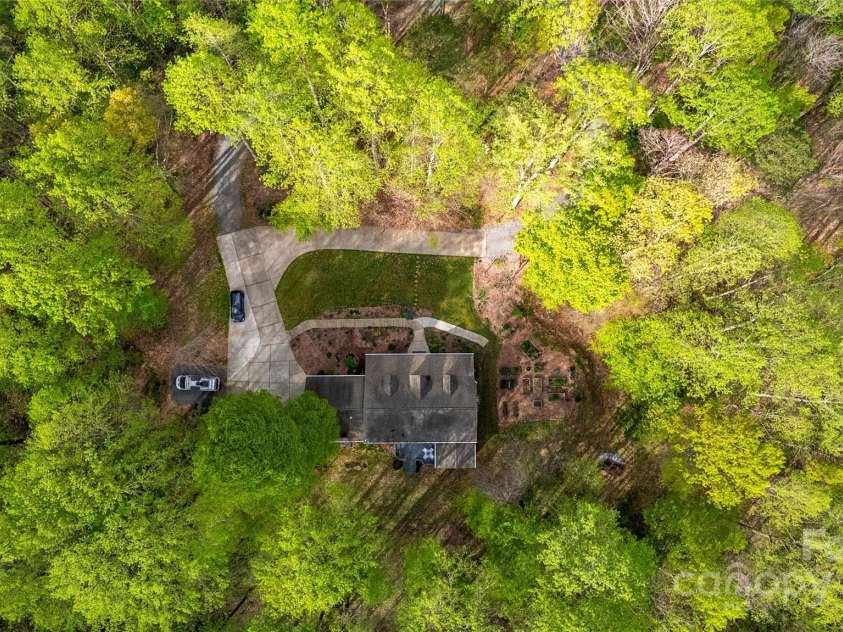 9820 Janeiro Drive, Huntersville, NC 28078.  MLS# CAR4241283, YatesRealty ID 4558. 