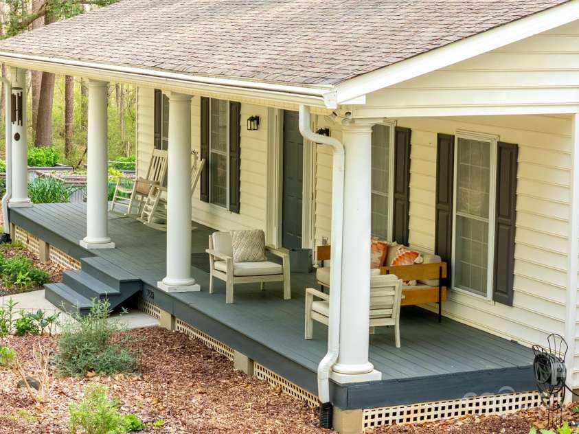 9820 Janeiro Drive, Huntersville, NC 28078.  MLS# CAR4241283, YatesRealty ID 4558. 