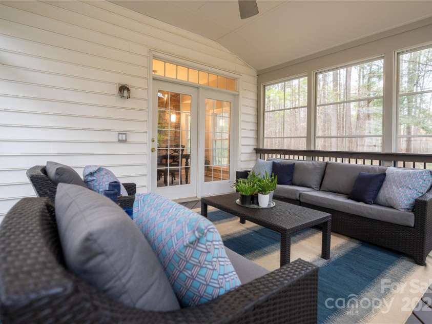 9820 Janeiro Drive, Huntersville, NC 28078.  MLS# CAR4241283, YatesRealty ID 4558. 