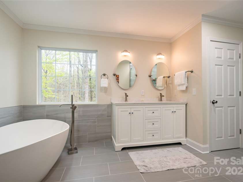 9820 Janeiro Drive, Huntersville, NC 28078.  MLS# CAR4241283, YatesRealty ID 4558. 