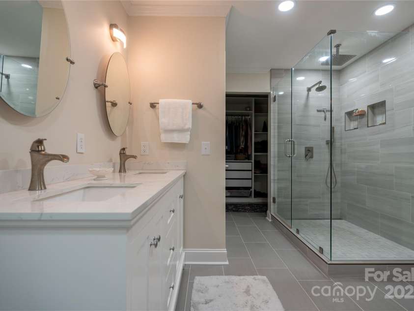 9820 Janeiro Drive, Huntersville, NC 28078.  MLS# CAR4241283, YatesRealty ID 4558. 
