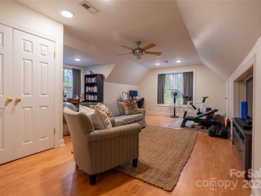 9820 Janeiro Drive, Huntersville, NC 28078.  MLS# CAR4241283, YatesRealty ID 4558. 
