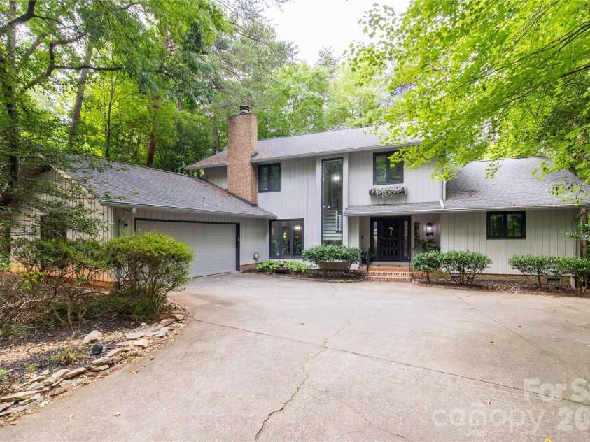 5 Oak Leaf Road, Clover, SC 29710.  MLS# CAR4416336, YatesRealty ID 45580. 