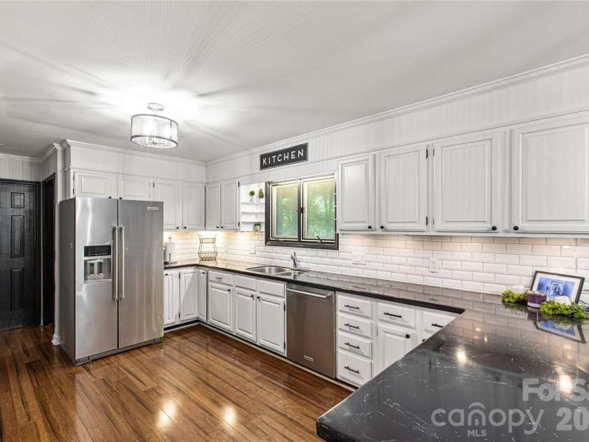 5 Oak Leaf Road, Clover, SC 29710.  MLS# CAR4416336, YatesRealty ID 45580. 