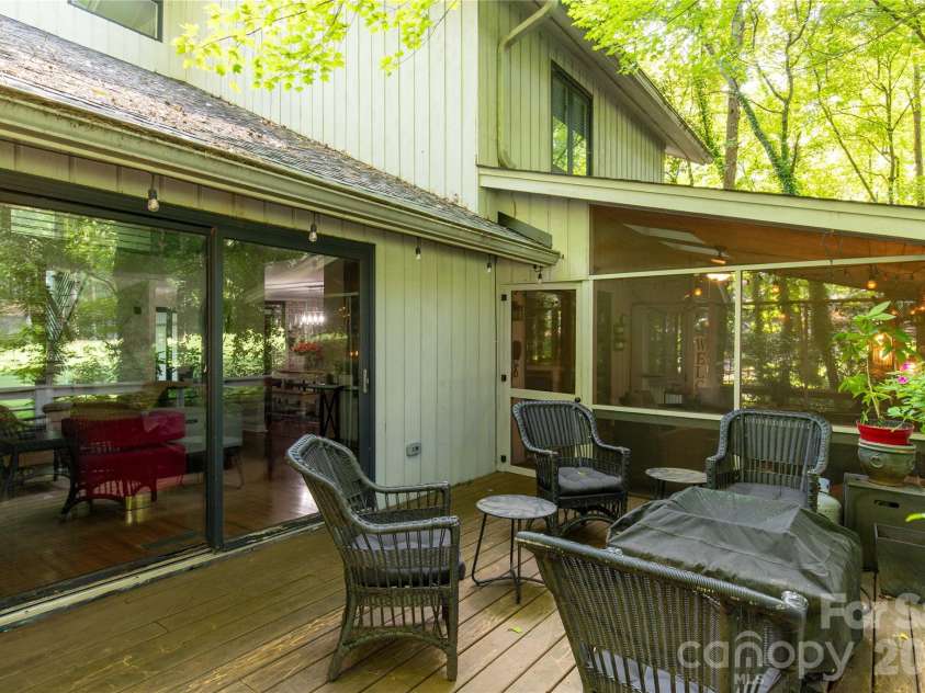 5 Oak Leaf Road, Clover, SC 29710.  MLS# CAR4416336, YatesRealty ID 45580. 