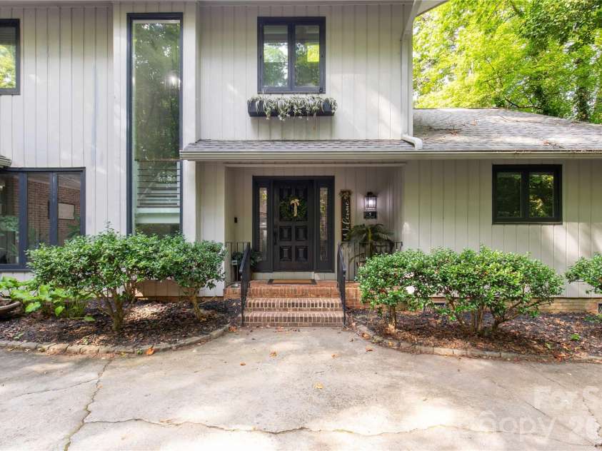 5 Oak Leaf Road, Clover, SC 29710.  MLS# CAR4416336, YatesRealty ID 45580. 