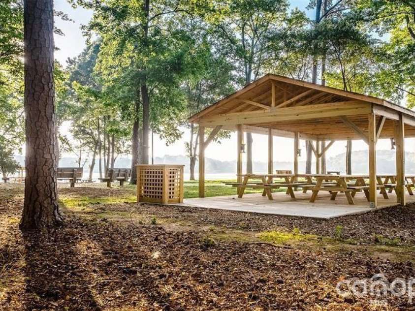 5 Oak Leaf Road, Clover, SC 29710.  MLS# CAR4416336, YatesRealty ID 45580. 