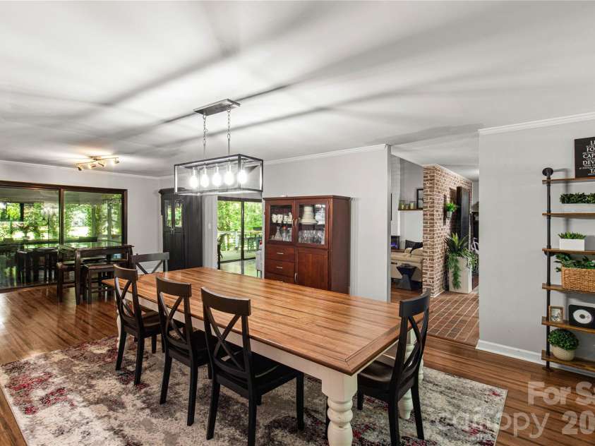 5 Oak Leaf Road, Clover, SC 29710.  MLS# CAR4416336, YatesRealty ID 45580. Dinning area