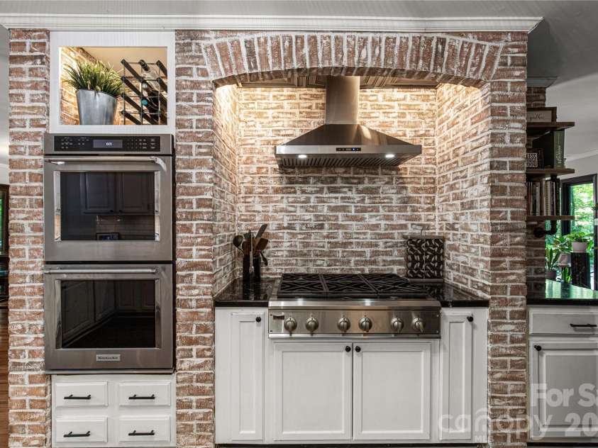 5 Oak Leaf Road, Clover, SC 29710.  MLS# CAR4416336, YatesRealty ID 45580. Kitchen
