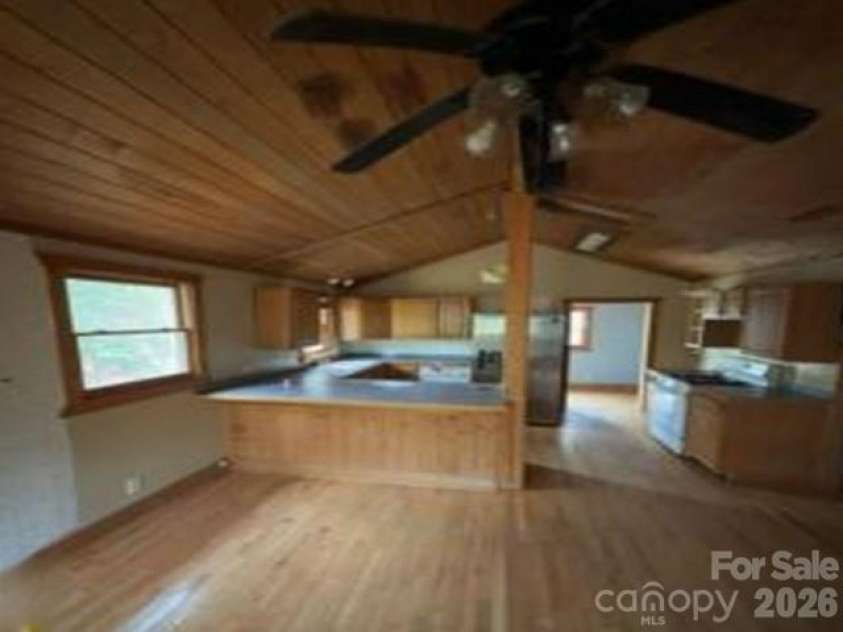 96 Meadowlark Lane, Sapphire, NC 28774.  MLS# CAR4405992, YatesRealty ID 45581. 