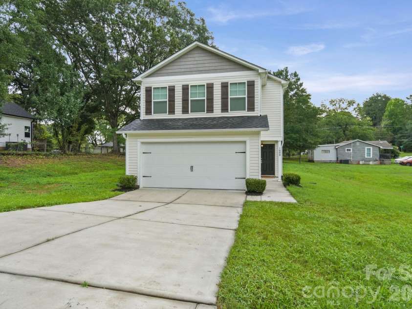 1808 Hart Street, Gastonia, NC 28054.  MLS# CAR4416600, YatesRealty ID 45584. 