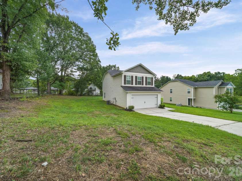 1808 Hart Street, Gastonia, NC 28054.  MLS# CAR4416600, YatesRealty ID 45584. 