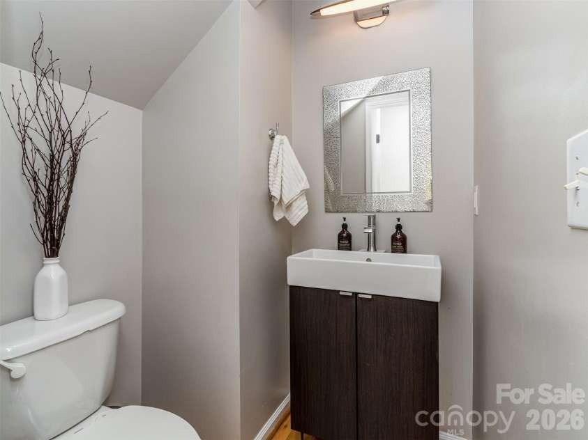 12657 Cardinal Woods Drive, Pineville, NC 28134.  MLS# CAR4411297, YatesRealty ID 45585. Powder room