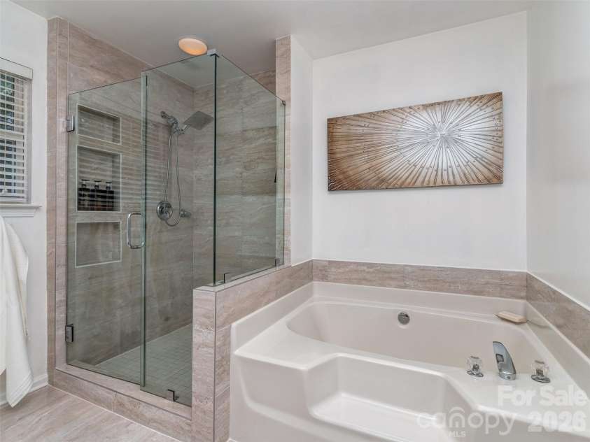 12657 Cardinal Woods Drive, Pineville, NC 28134.  MLS# CAR4411297, YatesRealty ID 45585. Primary bath