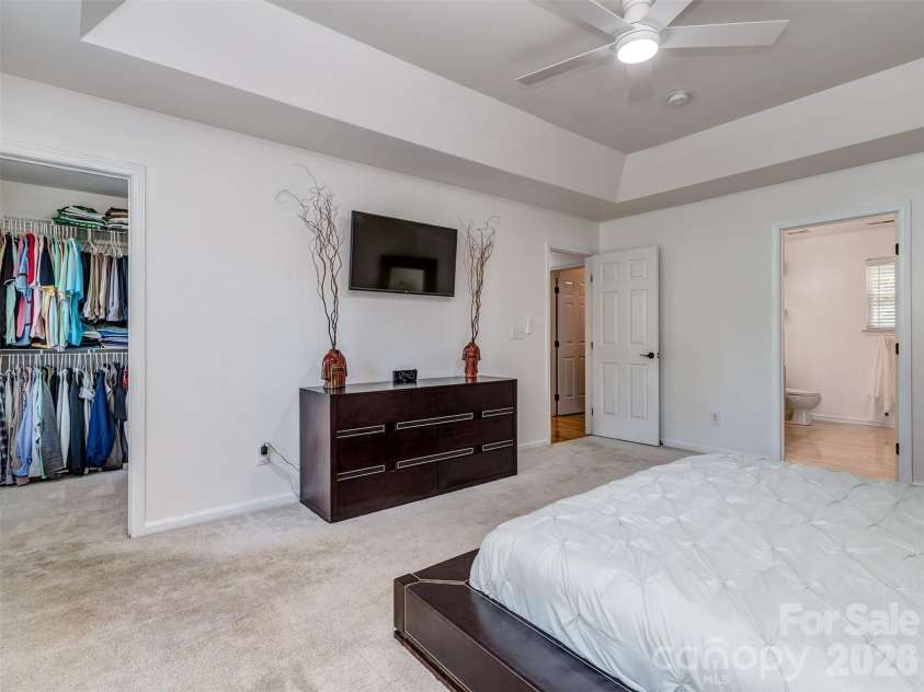 12657 Cardinal Woods Drive, Pineville, NC 28134.  MLS# CAR4411297, YatesRealty ID 45585. Primary suite