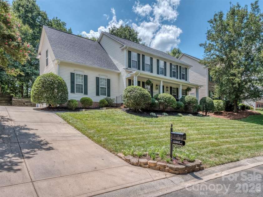 12657 Cardinal Woods Drive, Pineville, NC 28134.  MLS# CAR4411297, YatesRealty ID 45585. Welcome Home!
