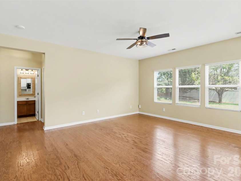 6814 Barefoot Forest Drive, Charlotte, NC 28269.  MLS# CAR4414798, YatesRealty ID 45593. 