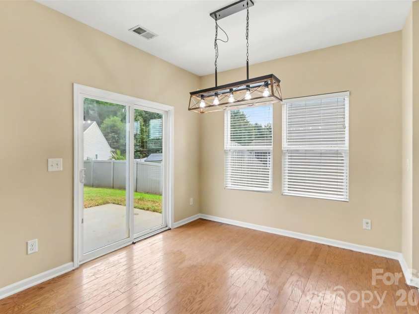 6814 Barefoot Forest Drive, Charlotte, NC 28269.  MLS# CAR4414798, YatesRealty ID 45593. 