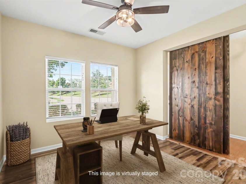 6814 Barefoot Forest Drive, Charlotte, NC 28269.  MLS# CAR4414798, YatesRealty ID 45593. 