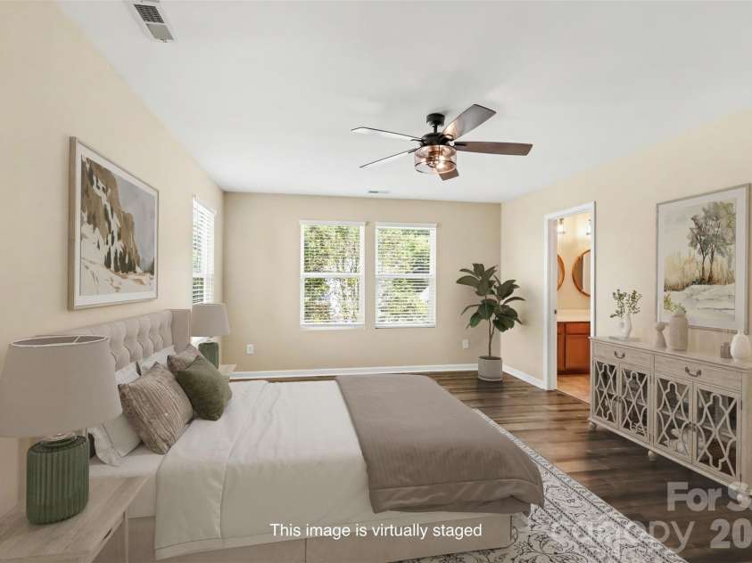 6814 Barefoot Forest Drive, Charlotte, NC 28269.  MLS# CAR4414798, YatesRealty ID 45593. 