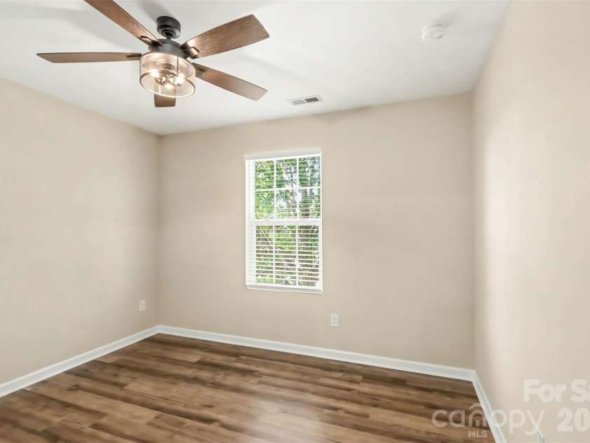 6814 Barefoot Forest Drive, Charlotte, NC 28269.  MLS# CAR4414798, YatesRealty ID 45593. 