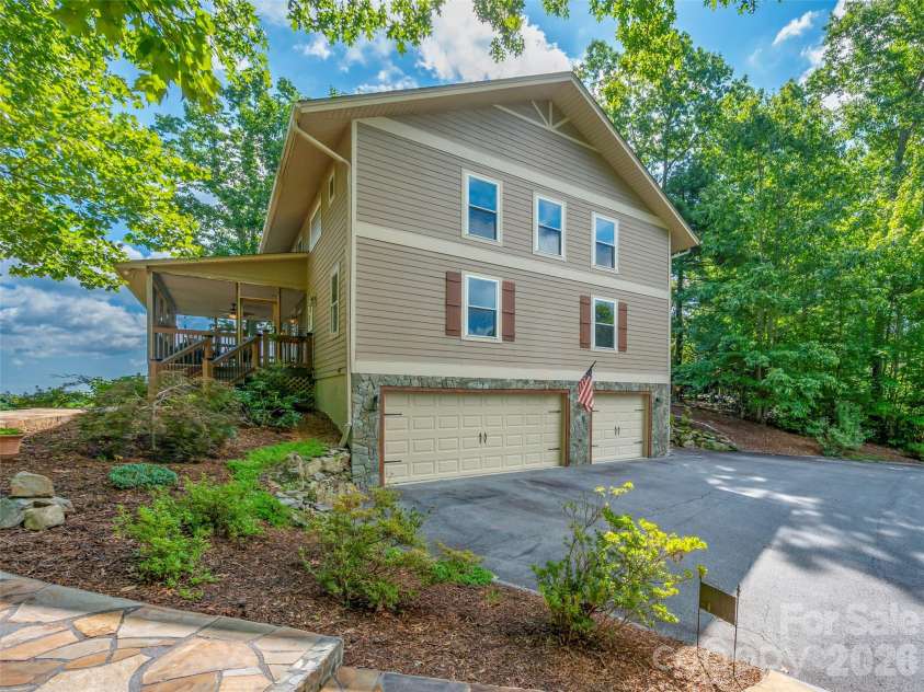837 Big Raven Lane, Saluda, NC 28773.  MLS# CAR4416376, YatesRealty ID 45594. 