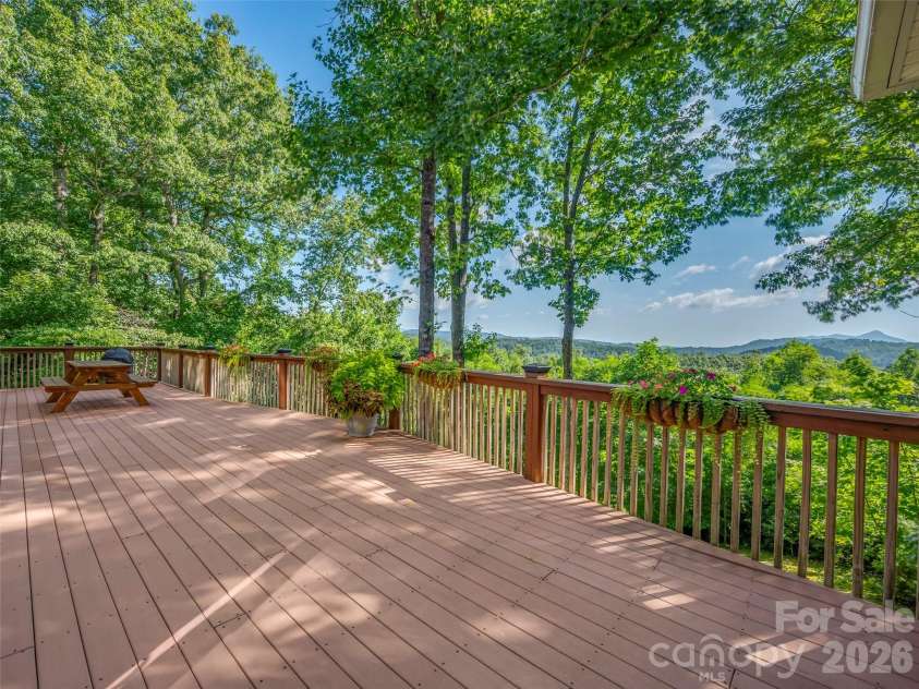 837 Big Raven Lane, Saluda, NC 28773.  MLS# CAR4416376, YatesRealty ID 45594. 