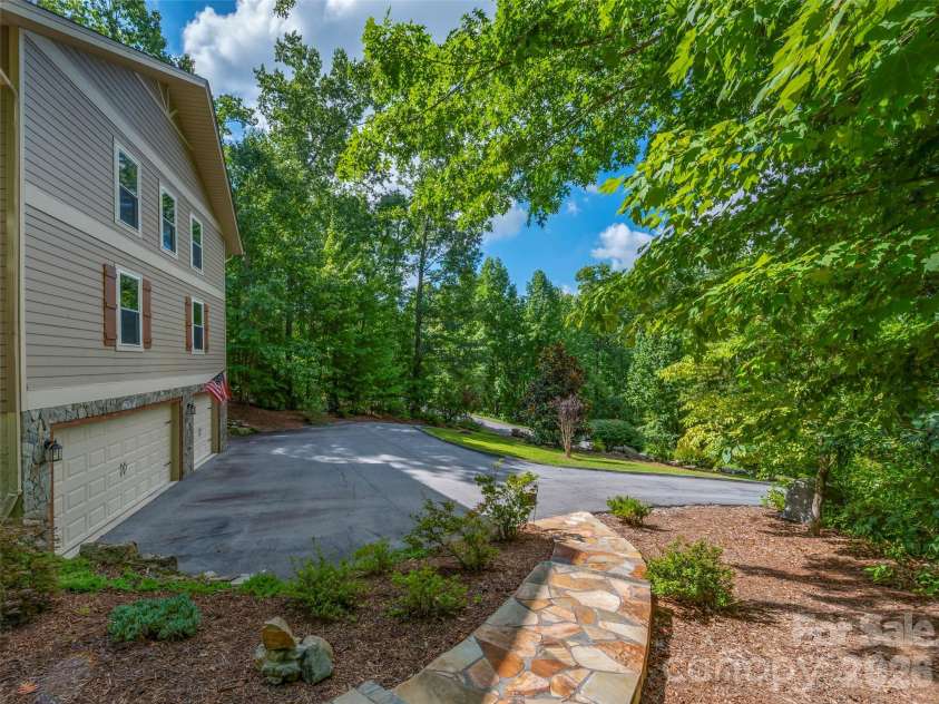 837 Big Raven Lane, Saluda, NC 28773.  MLS# CAR4416376, YatesRealty ID 45594. 