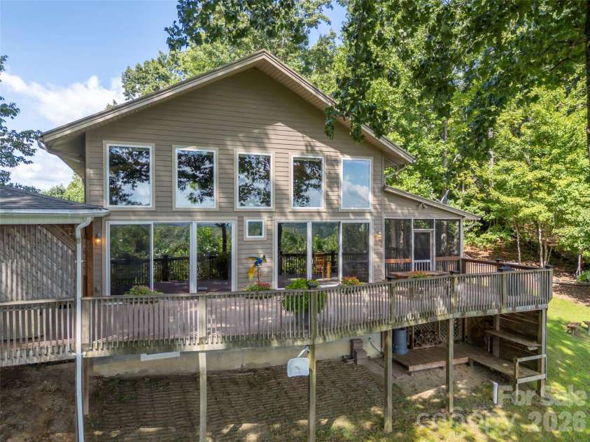 837 Big Raven Lane, Saluda, NC 28773.  MLS# CAR4416376, YatesRealty ID 45594. 