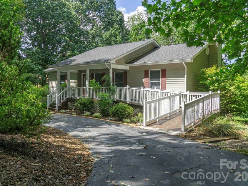 15 Pete Luther Road, Candler, NC 28715.  MLS# CAR4416188, YatesRealty ID 45595. 
