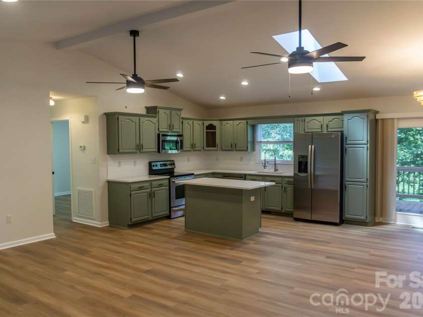 15 Pete Luther Road, Candler, NC 28715.  MLS# CAR4416188, YatesRealty ID 45595. 