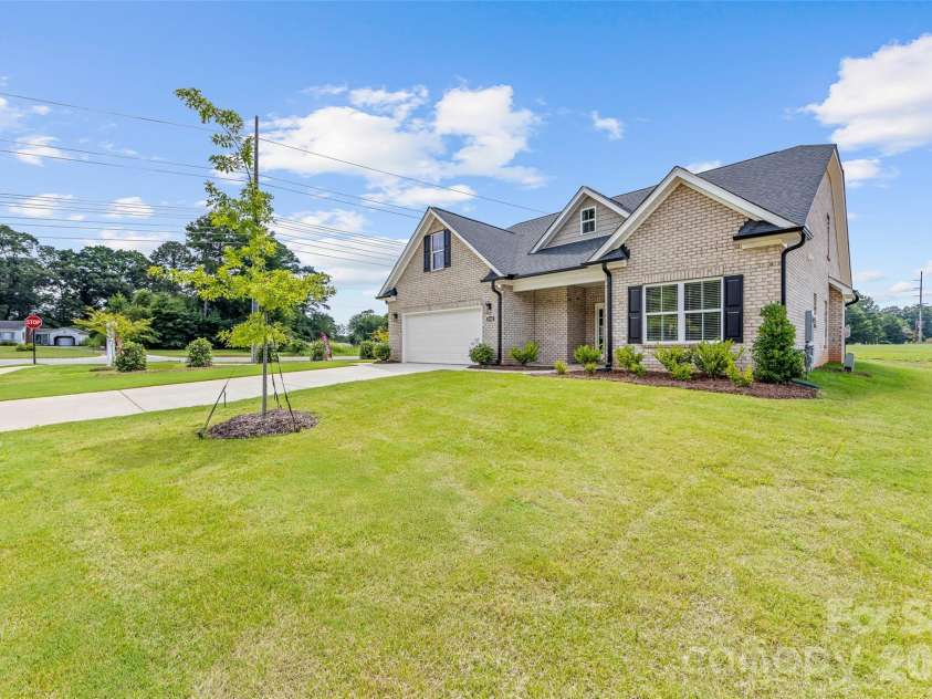 1270 Archer Loop, Waxhaw, NC 28173.  MLS# CAR4388287, YatesRealty ID 45596. 