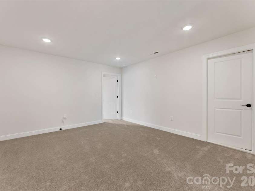 1270 Archer Loop, Waxhaw, NC 28173.  MLS# CAR4388287, YatesRealty ID 45596. Bonus room upstairs