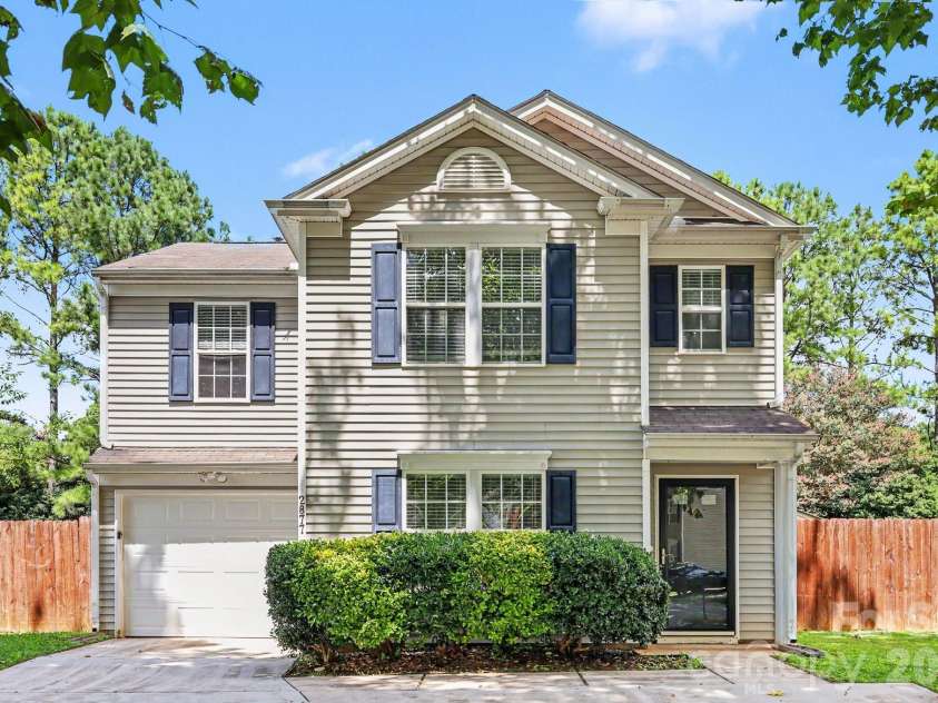 2877 Oasis Lane, Charlotte, NC 28214.  MLS# CAR4412459, YatesRealty ID 45597. 