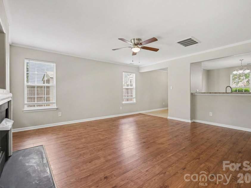 2877 Oasis Lane, Charlotte, NC 28214.  MLS# CAR4412459, YatesRealty ID 45597. 
