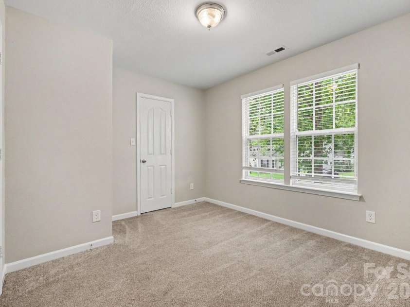2877 Oasis Lane, Charlotte, NC 28214.  MLS# CAR4412459, YatesRealty ID 45597. 