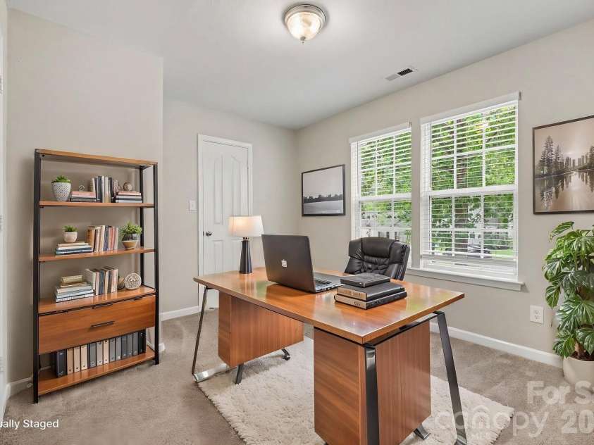 2877 Oasis Lane, Charlotte, NC 28214.  MLS# CAR4412459, YatesRealty ID 45597. 