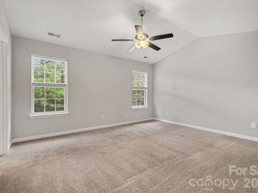 2877 Oasis Lane, Charlotte, NC 28214.  MLS# CAR4412459, YatesRealty ID 45597. 