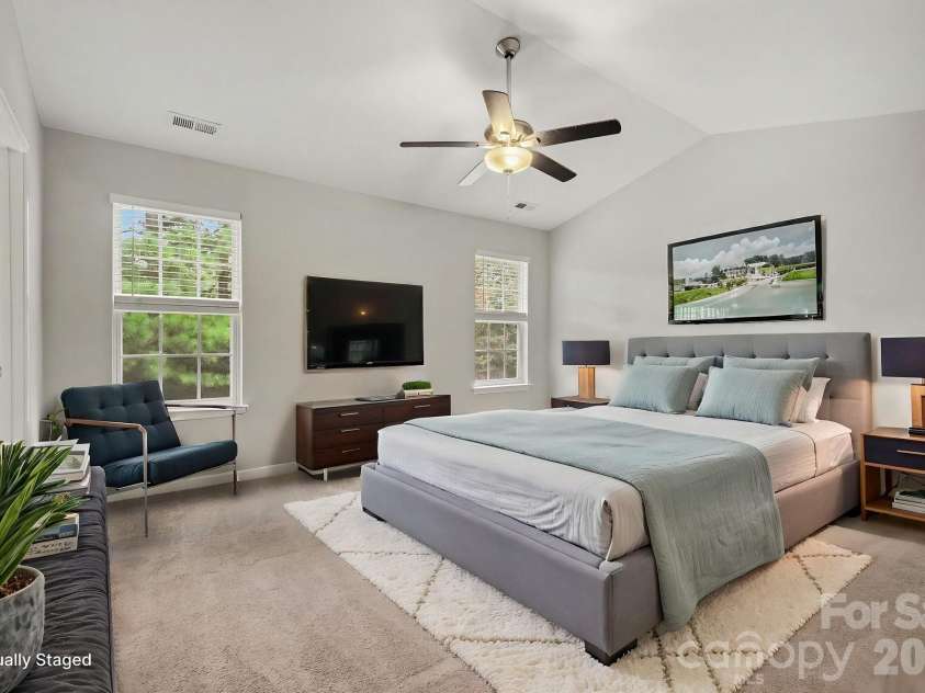 2877 Oasis Lane, Charlotte, NC 28214.  MLS# CAR4412459, YatesRealty ID 45597. 